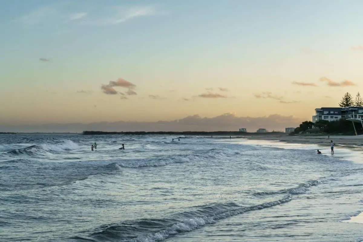 Apartment Absolute Beachfront Bliss On Kings Beach Caloundra