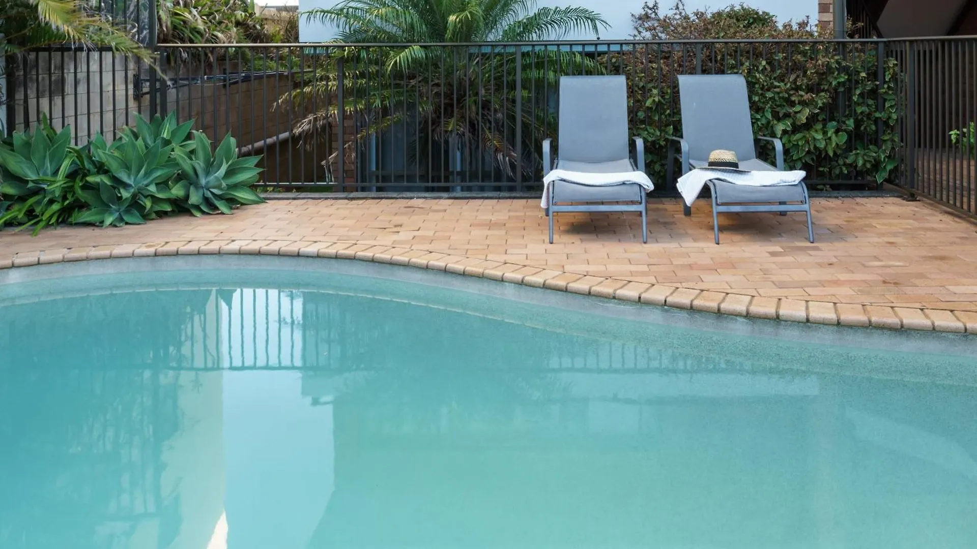 Apartment Absolute Beachfront Bliss On Kings Beach Caloundra Australia