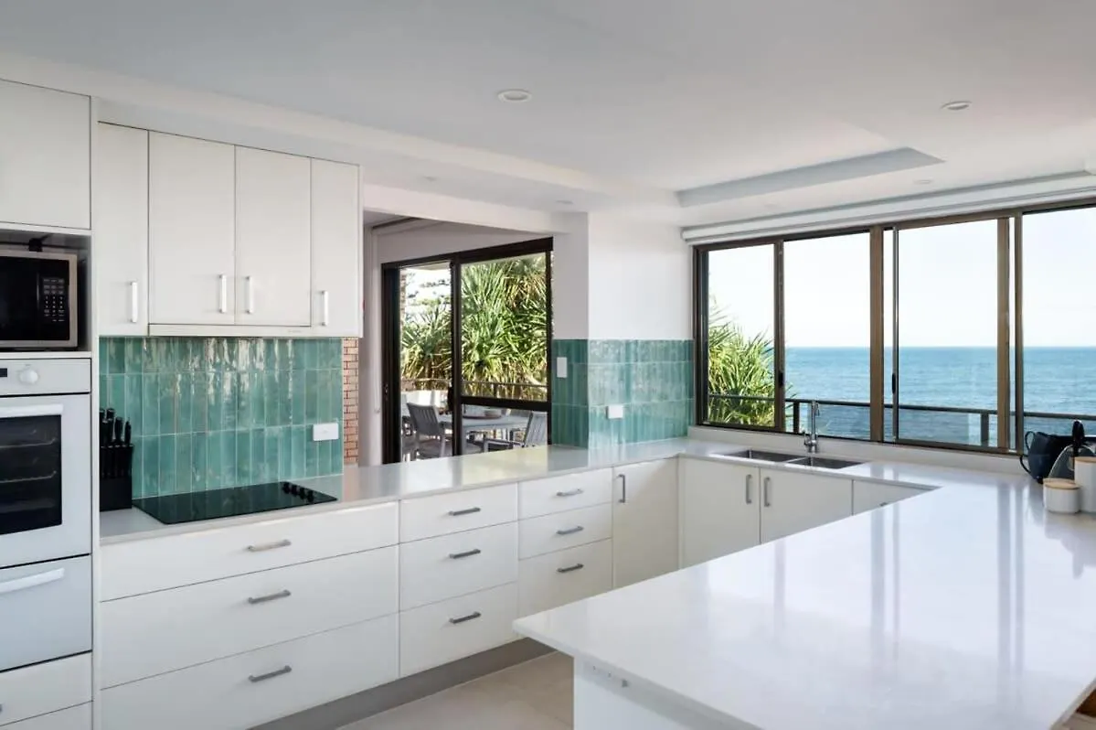 Apartment Absolute Beachfront Bliss On Kings Beach Caloundra