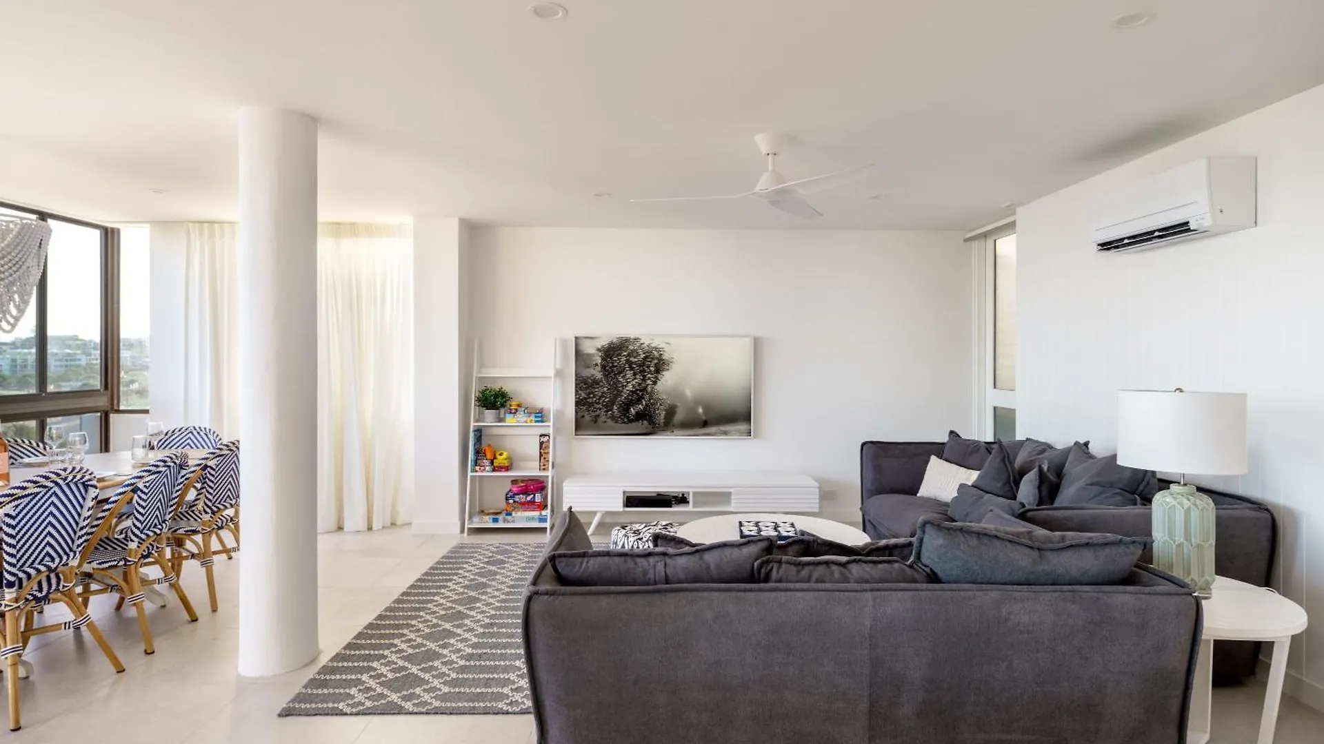 Absolute Beachfront Bliss On Kings Beach Caloundra Apartment
